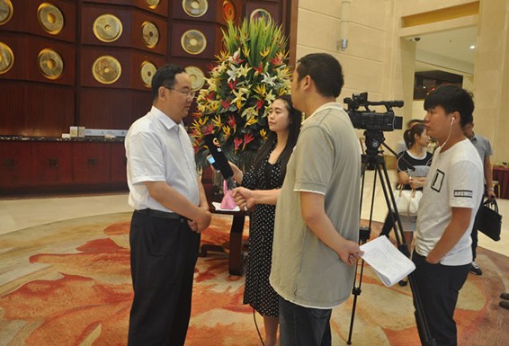 威廉希尔williamhill节水集团公司董事长王栋加入甘肃省标准化事情聚会并做交流讲话 - 威廉希尔williamhill新闻 - 新闻中心 - 标准化,nbsp,事情,威廉希尔williamhill,节水,聚会,企业,甘肃省,王栋