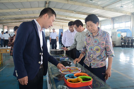 山东省莱芜市政协考察团到集团公司旅行考察 - 威廉希尔williamhill新闻 - 新闻中心 - 考察团,市政协,集团公司,莱芜,考察,山东省,节水,威廉希尔williamhill,nbsp