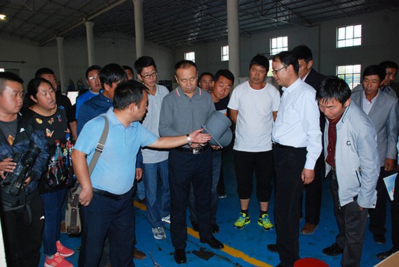 内蒙古阿拉善盟阿右旗节水浇灌考察团到集团公司旅行考察 - 威廉希尔williamhill新闻 - 新闻中心 - 考察团,nbsp,考察,公司,集团公司,节水浇灌,行在,威廉希尔williamhill,节水