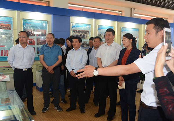 张掖市甘州区统一战线事情观摩组莅临威廉希尔williamhill节水集团观摩考察 - 威廉希尔williamhill新闻 - 新闻中心 - 观摩,州区,nbsp,节水,威廉希尔williamhill,公司,集团,考察,张掖市