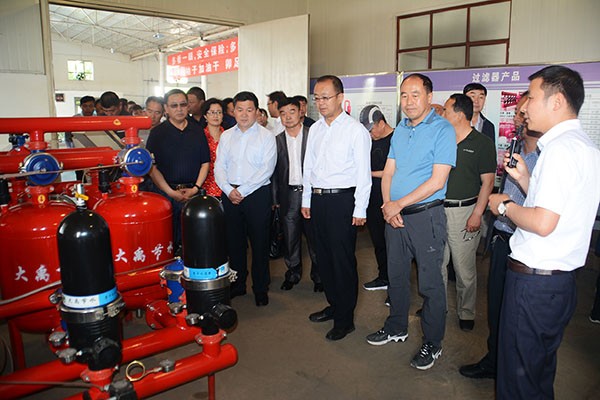 张掖市甘州区统一战线事情观摩组莅临威廉希尔williamhill节水集团观摩考察 - 威廉希尔williamhill新闻 - 新闻中心 - 观摩,州区,nbsp,节水,威廉希尔williamhill,公司,集团,考察,张掖市