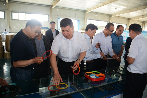 张掖市甘州区统一战线事情观摩组莅临威廉希尔williamhill节水集团观摩考察 - 威廉希尔williamhill新闻 - 新闻中心 - 观摩,州区,nbsp,节水,威廉希尔williamhill,公司,集团,考察,张掖市