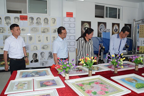 威廉希尔williamhill节水集团公司在肃州区东洞学？？？？咕枳手Ч婊疃 - 威廉希尔williamhill新闻 - 新闻中心 - nbsp,威廉希尔williamhill,东洞,节水,学校,集团公司,肃州区,党委书记,捐赠