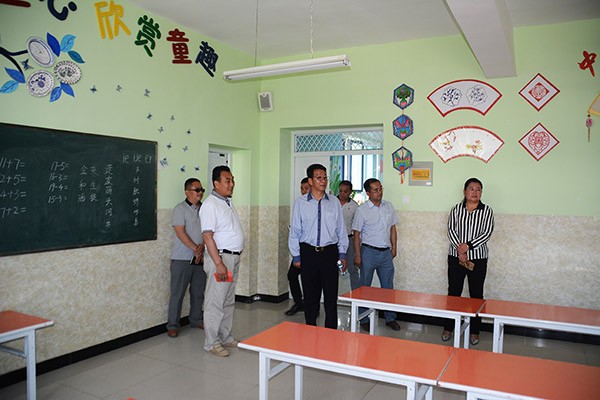 威廉希尔williamhill节水集团公司在肃州区东洞学？？？？咕枳手Ч婊疃 - 威廉希尔williamhill新闻 - 新闻中心 - nbsp,威廉希尔williamhill,东洞,节水,学校,集团公司,肃州区,党委书记,捐赠