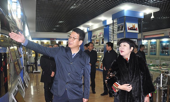 中国工商银行总行公司金融营业部副总司理戴莲考察威廉希尔williamhill节水集团 - 威廉希尔williamhill新闻 - 新闻中心 - 威廉希尔williamhill,节水,nbsp,集团,公司,戴莲,金融,总行,中国工商银行