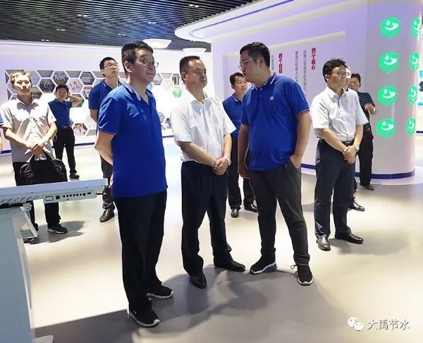 大理白族自治州副州长李琰一行调研威廉希尔williamhill节水集团 配合打造大理智慧农业生长之路 - 威廉希尔williamhill新闻 - 新闻中心 - nbsp,大理,节水,集团,威廉希尔williamhill,李琰,智慧,农业生长,一行