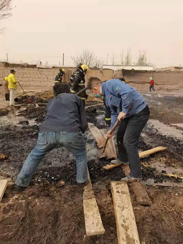 威廉希尔williamhill动态| 威廉希尔williamhill节水酒泉公司6名员工见义勇为帮村民救火 要害时刻彰显新时代企业继续 - 威廉希尔williamhill新闻 - 新闻中心 - nbsp,威廉希尔williamhill,员工,节水,6名,救火,公司,酒泉,村民