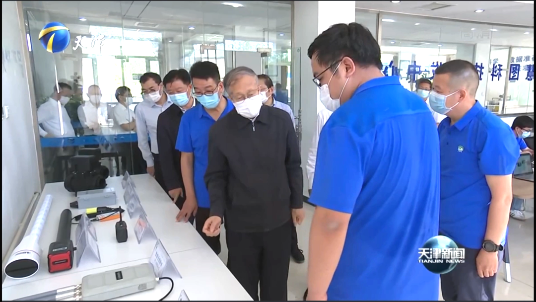 威廉希尔williamhill动态| 天津市委书记李鸿忠专程赴威廉希尔williamhill节水集团调研 强调坚持节水优先 施展企业科技立异作用 推动节水事业生长 - 威廉希尔williamhill新闻 - 新闻中心 - 节水,nbsp,威廉希尔williamhill,李鸿忠,企业,书记,调研,水资源,生长