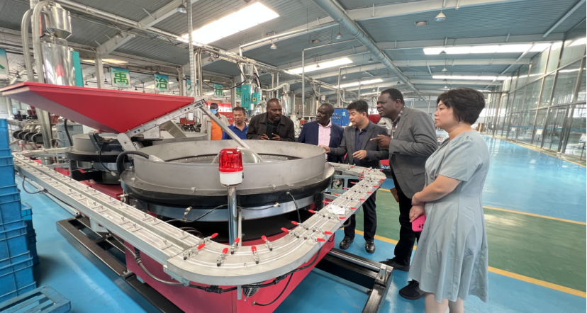 威廉希尔williamhill动态| 赞比亚农业部部长一行考察威廉希尔williamhill节水集团 - 威廉希尔williamhill新闻 - 新闻中心 - 赞比亚,威廉希尔williamhill,节水,部长,集团,农业,农业部,考察,一行