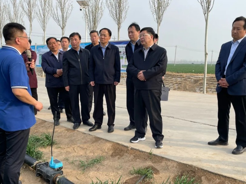 威廉希尔williamhill动态|山东省副省长陈平一行调研威廉希尔williamhill节水运营的齐河豆腐窝灌区农业水价综合刷新事情 - 威廉希尔williamhill新闻 - 新闻中心 - 威廉希尔williamhill,节水,刷新,水价,农业,事情,调研,综合,齐河